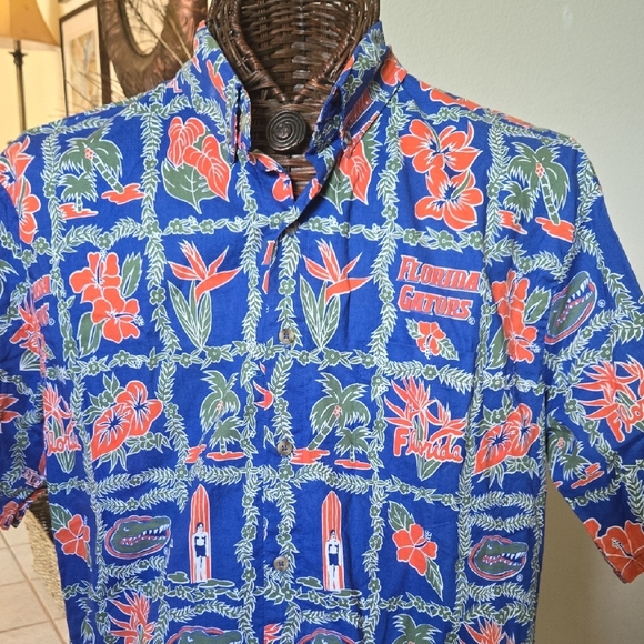 Vibrant Florida Gators Blue and Orange Men's Hawaiin Shirt - Picture 4 of 14